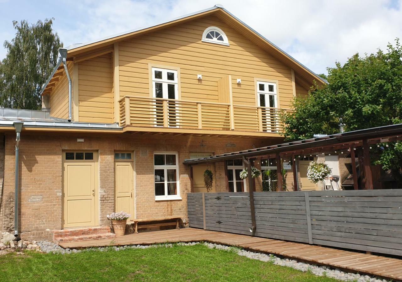 Taevas Kuelalistemaja Hotel Voru Exterior photo